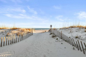 Beachfront - 2 Bedrooms - Big Screen TV